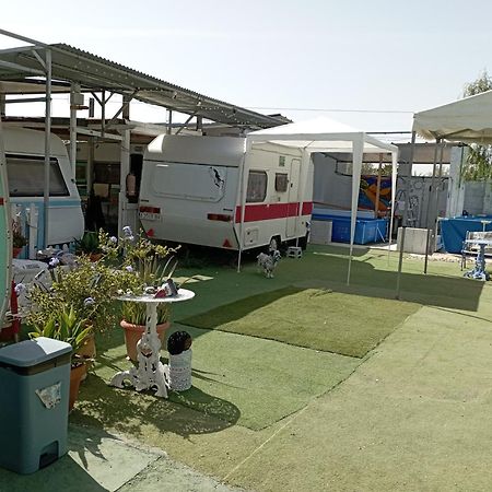 Caravanas Y Habitaciones Para Relajarse 삭스 외부 사진