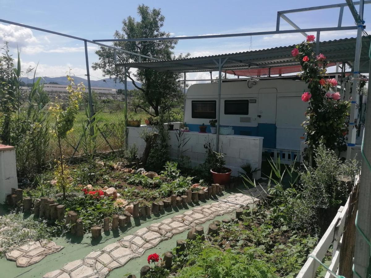 Caravanas Y Habitaciones Para Relajarse 삭스 외부 사진