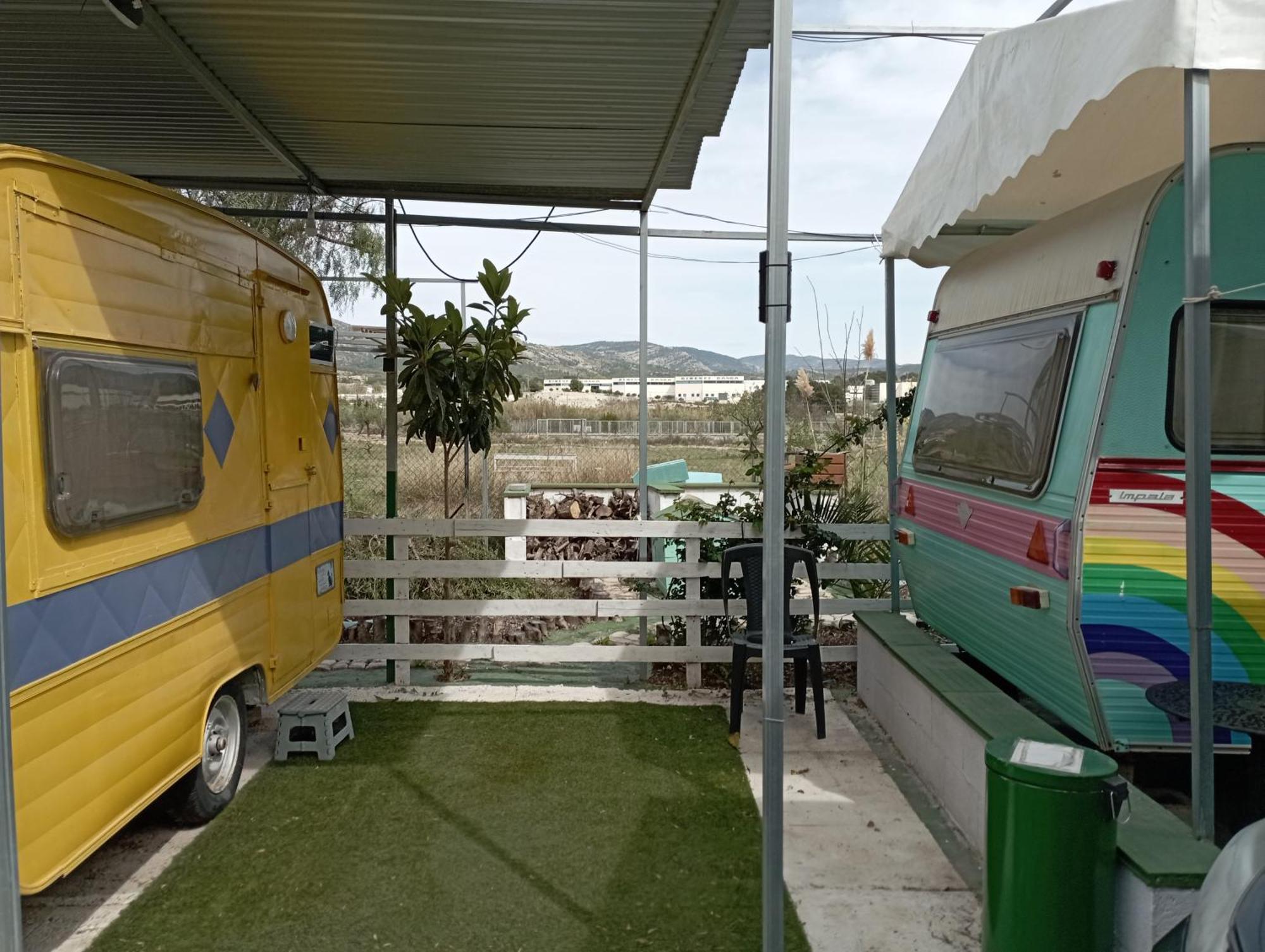 Caravanas Y Habitaciones Para Relajarse 삭스 외부 사진