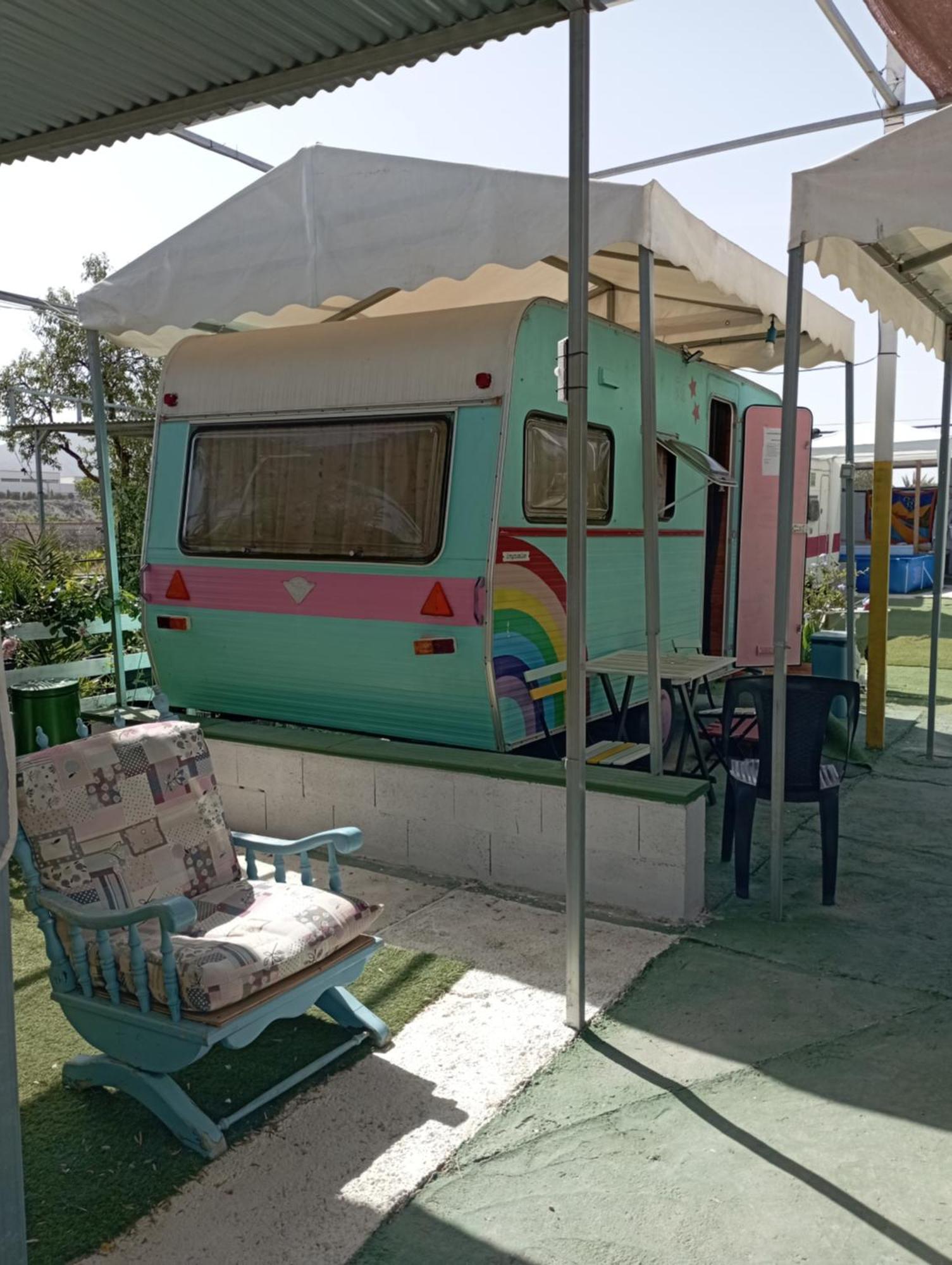 Caravanas Y Habitaciones Para Relajarse 삭스 외부 사진